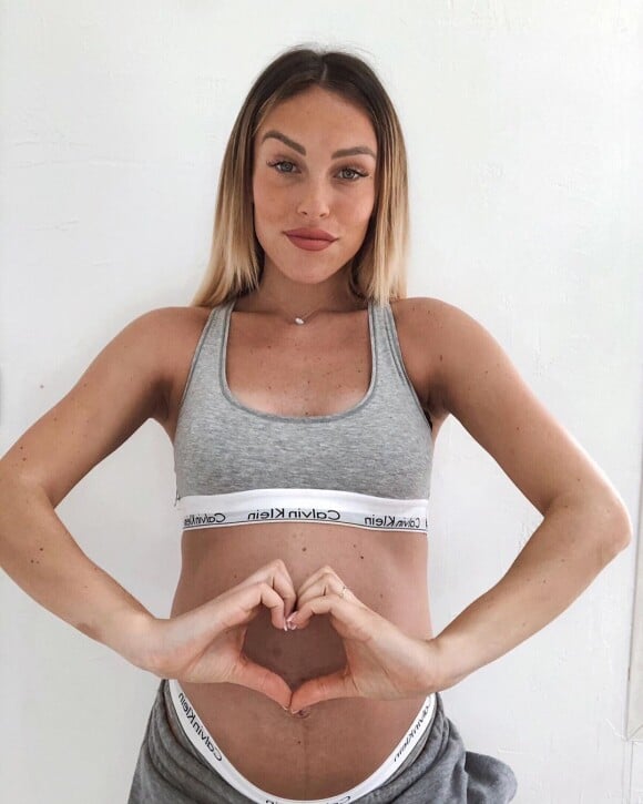 Charle Lemer de "Secret Story" enceinte, elle partage une photo de son baby bump