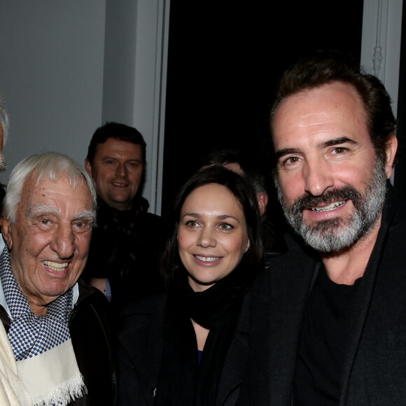 Exclusif  - Jean-Paul Belmondo, Charles Gérard, Jean Dujardin et sa compagne Nathalie Péchalat - Soirée de lancement, au Musée Paul Belmondo, de deux ouvrages signés par Jean-Paul Belmondo, "Mille vies valent mieux qu'une" et "Belmondo par Belmondo" parus aux éditions Fayard à Boulogne-Billancourt, le 5 Décembre 2016. © Dominique Jacovides/Bestimage