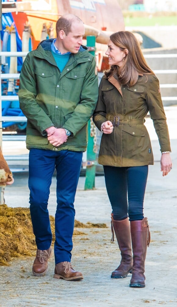Le prince William, duc de Cambridge, et Catherine Kate Middleton, duchesse de Cambridge, lors d'une visite de la ferme Teagasc Research Farm dans le comté de Meath, Irlande le 4 mars 2020.