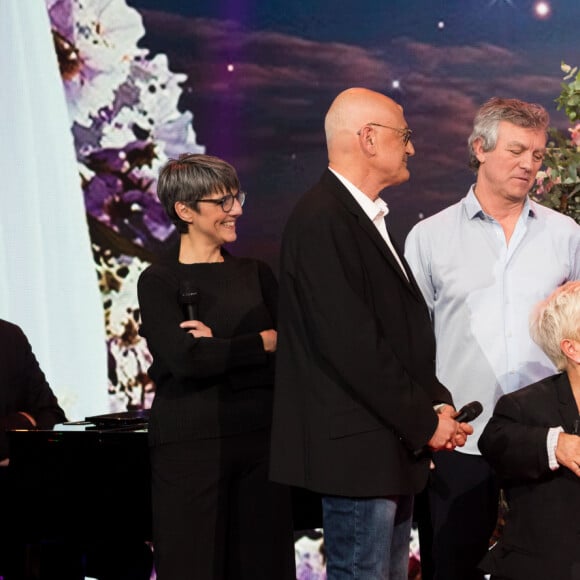 Exclusif - Manuelle Toussaint, Bruno Philippart, Jean-Claude Camus, Mathieu Delarive, Liane Foly, Benoist Gérard et Mimie Mathy - Enregistrement de l'émission "La Boîte à secrets 4" à Paris, présentée par F.Bollaert, et diffusée le 10 avril sur France 3. Le 23 janvier 2020 © Tiziano Da Silva / Bestimage