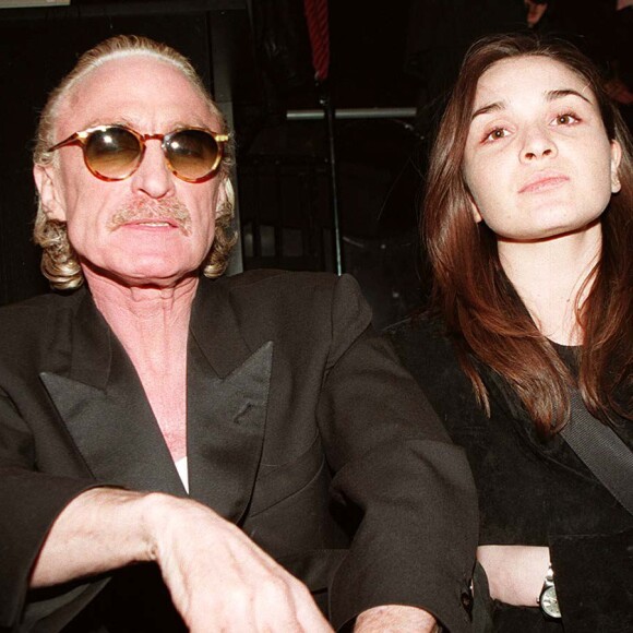 Christophe et sa fille Lucie lors de la soirée "Les enfants de l'Olympia" au Bash, le 11 avril 1997.