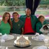 Tiger Woods entouré de sa compagne Erica Herman, sa fille Sam et son fils Charlie en avril 2020 lors du confinement. Photo Instagram.