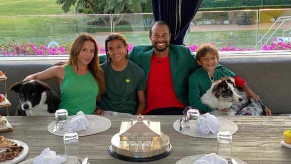 Tiger Woods : Confiné avec ses enfants et sa chérie Erica, une photo rare