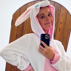 Katy Perry, enceinte et en lapin pour Pâques, photo Instagram le 13 avril 2020.