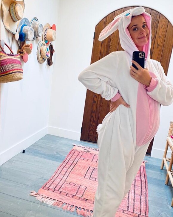 Katy Perry, enceinte et en lapin pour Pâques, photo Instagram le 13 avril 2020.