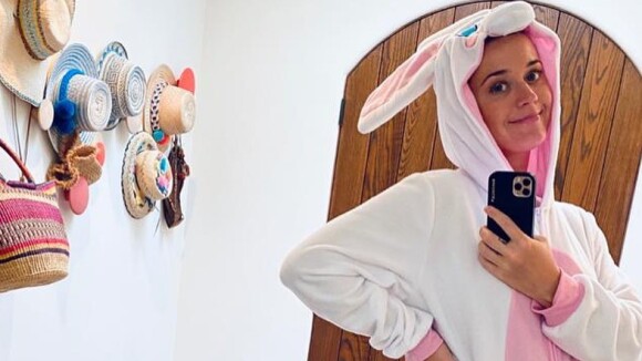 Katy Perry, enceinte : des rondeurs à croquer dans son costume de Pâques