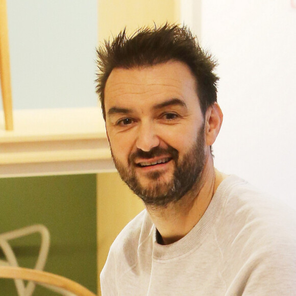 Exclusif - Cyril Lignac dédicace son livre "Saisons" à Paris le 7 décembre 2019. © Jonathan Rebboah/Panoramic/Bestimage