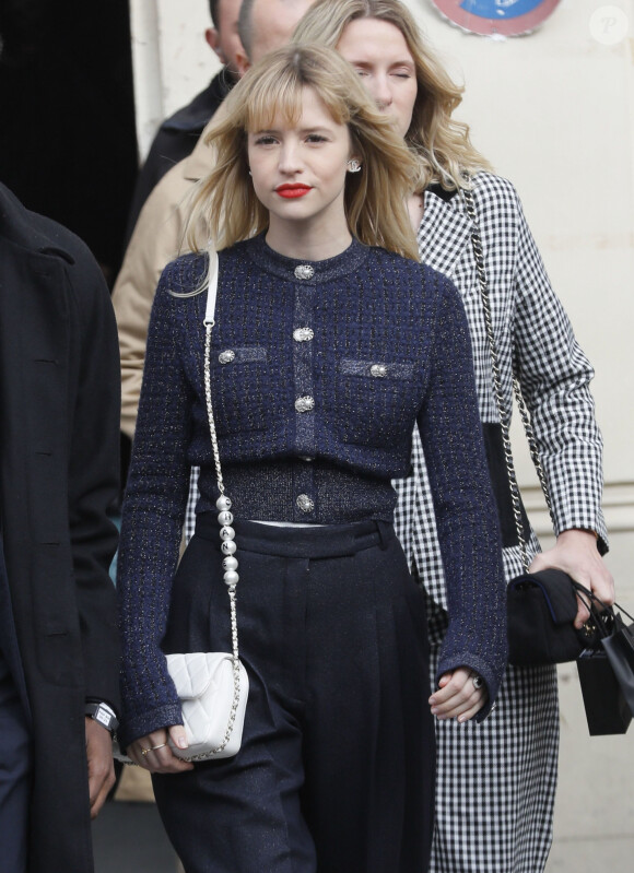 La chanteuse Angèle (Angèle Van Laeken) - People à la sortie du défilé Chanel collection prêt-à-porter Automne/Hiver 2020-2021 lors de la Fashion Week à Paris le 3 mars 2020.
