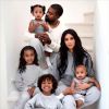 Illustration carte de noël famille Kardashian - Kim Kardashian sur le plateau de l'émission Ellen DeGeneres à Los Angeles, le 17 décembre 2019