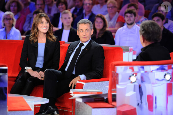 Exclusif - Carla Bruni-Sarkozy, Nicolas Sarkozy et Michel Drucker - Enregistrement de l'émission "Vivement Dimanche" à Paris le 30 septembre 2019. Diffusion le 06/10/2019 sur France 2 . © Guillaume Gaffiot/Bestimage