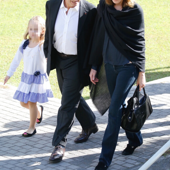 Nicolas Sarkozy, sa femme Carla Bruni et leur fille Giulia arrivent au musée de l'Acropole à Athènes. Le 24 octobre 2017.