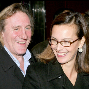 Gérard Depardieu et Carole Bouquet à l'avant-première du film "36 quai des Orfèvres" au cinéma Pathé Wepler en 2004.