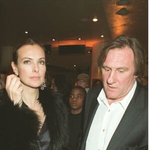 Carole Bouquet et Gérard Depardieu lors de la première du film "Astérix mission Cléopâtre" à Paris le 29 janvier 2002.