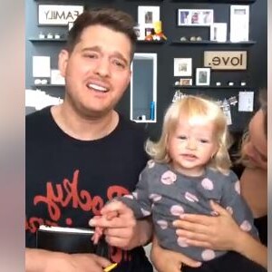 Michael Bublé avec sa femme Luisana Lopilato et leur fille Vida lors de leur live du 21 avril 2020. 