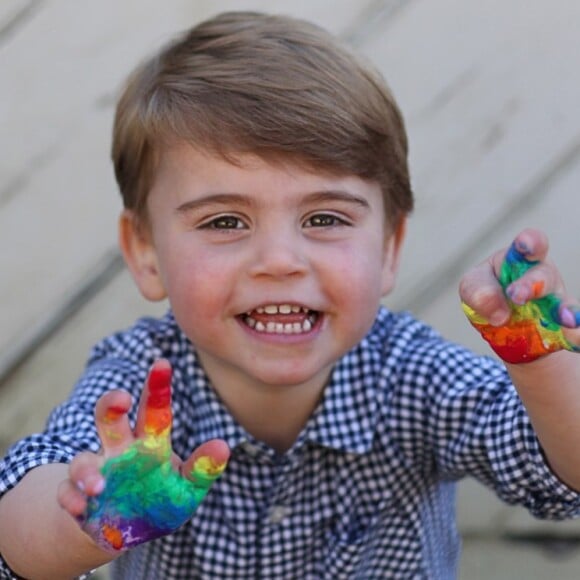 Portrait du prince Louis réalisé par sa mère Kate Middleton pour son deuxième anniversaire, le 22 avril 2020 sur Instagram.