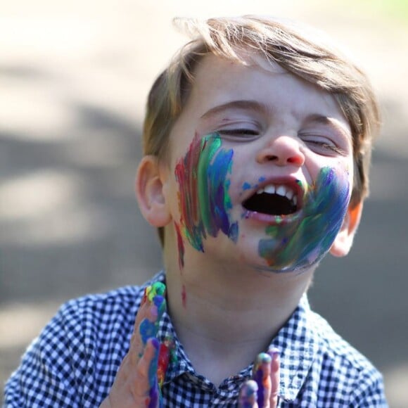 Portrait du prince Louis réalisé par sa mère Kate Middleton pour son deuxième anniversaire, sur Instagram le 23 avril 2020.