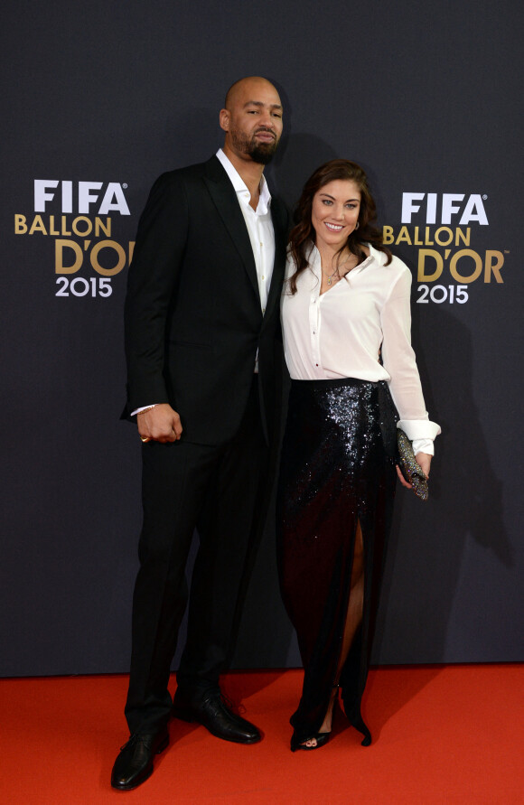Hope Solo et son mari Jerramy Stevens à la cérémonie de remise du Ballon d'Or FIFA 2015 à Zurich. Le 11 janvier 2016.