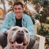 Henry Golding et sa chienne Stella sur Instagram, le 1er avril 2020.