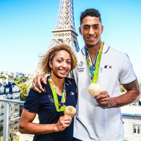 Estelle Mossely et Tony Yoka - Conférence de presse et photocall avec les athlètes français de retour des Jeux Olympiques de Rio à l'hôtel Pullman face a la Tour Eiffel à Paris le 23 août 2016 © Jean-René Santini / Bestimage