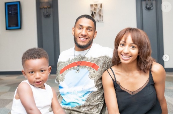 Tony Yoka, Estelle Mossely et leur fils Ali. Août 2019.