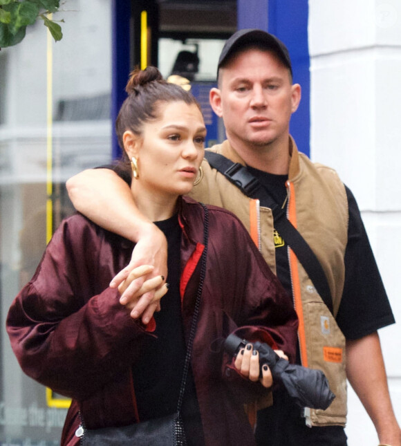 Exclusif - Jessie J et son compagnon Channing Tatum font du shopping en amoureux à Londres, le 19 juin 2019.