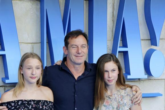 Jason Isaacs avec ses filles Ruby et Lily à la première de "Mamma Mia! Here We Go Again" au cinéma Eventim Apollo à Londres, le 16 juillet 2018.