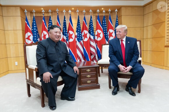 Donald Trump et Kim Jong-un lors d'une rencontre organisée en zone coréenne démilitarisée, le 30 juin 2019.
