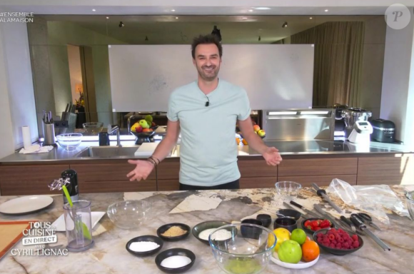 Cyril Lignac aux commandes de "Tous en cuisine" avec ses invités - M6