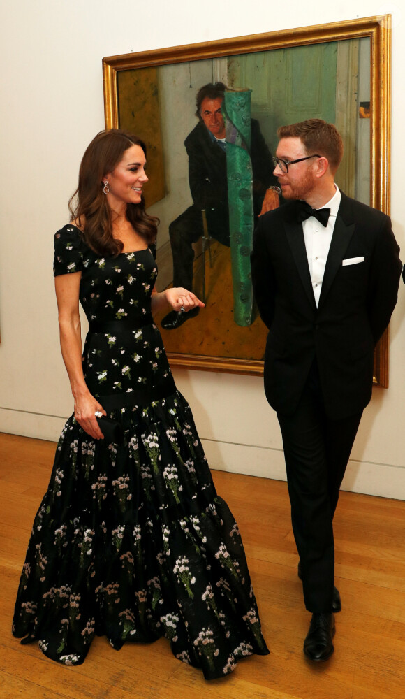 Catherine Kate Middleton, la duchesse de Cambridge et Nicholas Cullinan (Directeur de la National Portrait Gallery) - Soirée "Portrait Gala 2019" au Musée "National Portrait Gallery" à Londres, le 12 mars 2019.