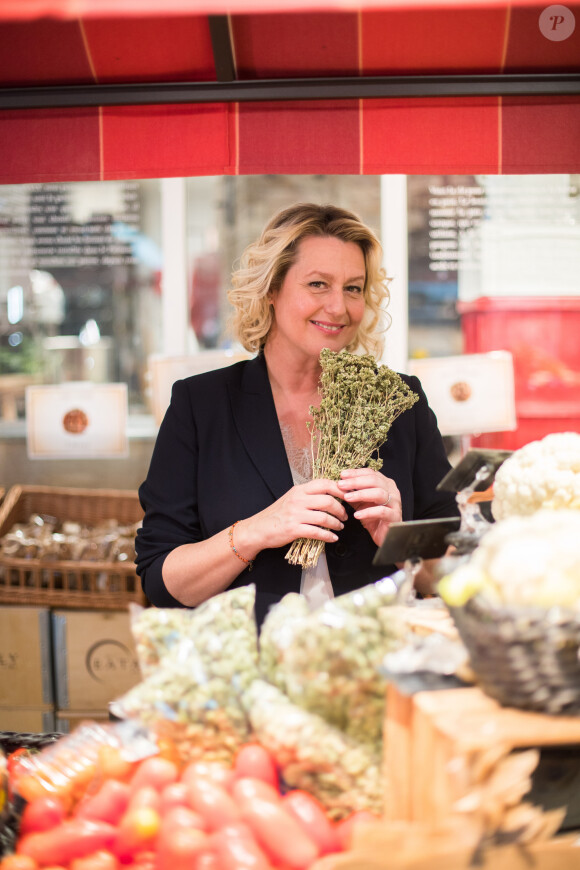 Exclusif - Luana Belmondo - Luana Belmondo lors du lancement de son livre "Italia mia Luana cuisine Rome" et de l'annonce de la diffusion de la série d'émissions sur la chaîne TV My Cuisine, au restaurant l'Osteria del Vino du marché spacieux Eataly Paris Marais à Paris le 7 novembre 2019. © Tiziano Da Silva - Pierre Perusseau/Bestimage