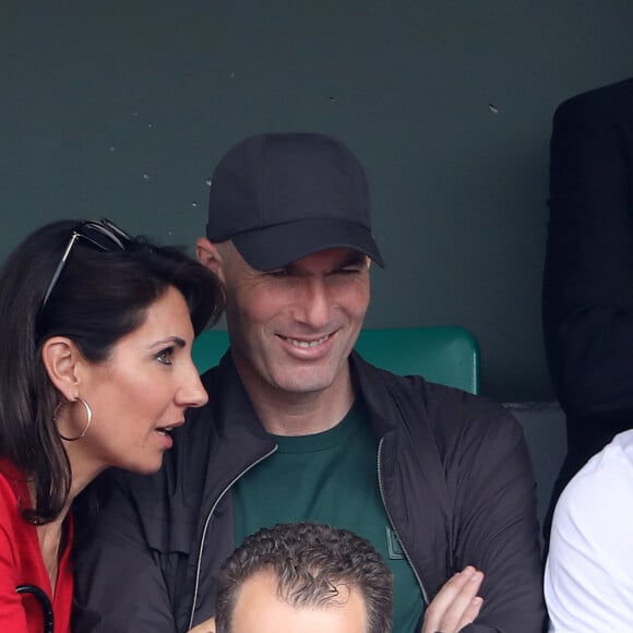 Zinedine Zidane et sa femme Veronique, Luca Zidane dans les tribunes des Internationaux de France de Tennis de Roland Garros à Paris, le 10 juin 2018. © Dominique Jacovides - Cyril Moreau/Bestimage