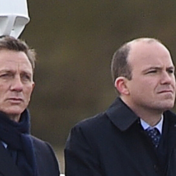 Daniel Craig et Rory Kinnear tournent une scène sur la Tamise pour le nouveau film James Bond "Spectre" à Londres. Le 15 décembre 2014