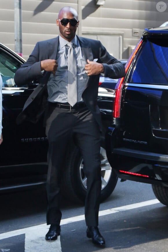 Décès de Kobe Bryant à l'âge de 41 ans et de l'une de ses filles, Giana Maria-Onore, 13 ans, le 26 janvier 2020 dans un accident d'hélicoptère à Calabasas en Californie.