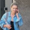 Exclusif - Cameron Diaz discute au téléphone dans le quartier de Beverly Hills avant de se rendre à son rendez-vous chez le chiropracteur à Los Angeles, le 4 juin 2019