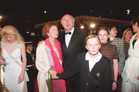 Michel Piccoli, sa femme Ludivine et leurs deux enfants, Inord et Missia, au Festival de Cannes 1999.