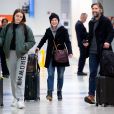 Exclusif - Julianne Moore arrive à l'aéroport JFK de New York avec son mari Bart Freundlich et leur fille Liv le 3 janvier 2020.