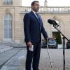 Le ministre de l'intérieur Christophe Castaner en béquilles - Déclaration suite à la Visio-conférence avec les maires, au palais de l'Elysée, Paris le 19 mai 2020. © Stéphane Lemouton / Bestimage