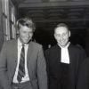 Johnny Hallyday, accusé d'agression sur un agent de la RATP, et son avocat Gilles Dreyfus à leur arrivée au palais de justice. Le 28 mars 1968 © Keystone Press Agency / Zuma Press / Bestimage