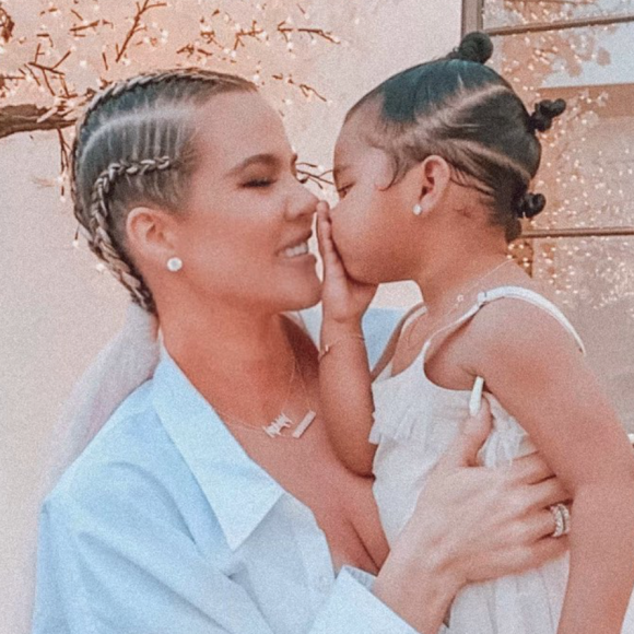 Khloé Kardashian et sa fille True Thompson. Mars 2020.