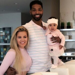 Khloé Kardashian, Tristan Thompson et leur fille True (née en avril 2018).