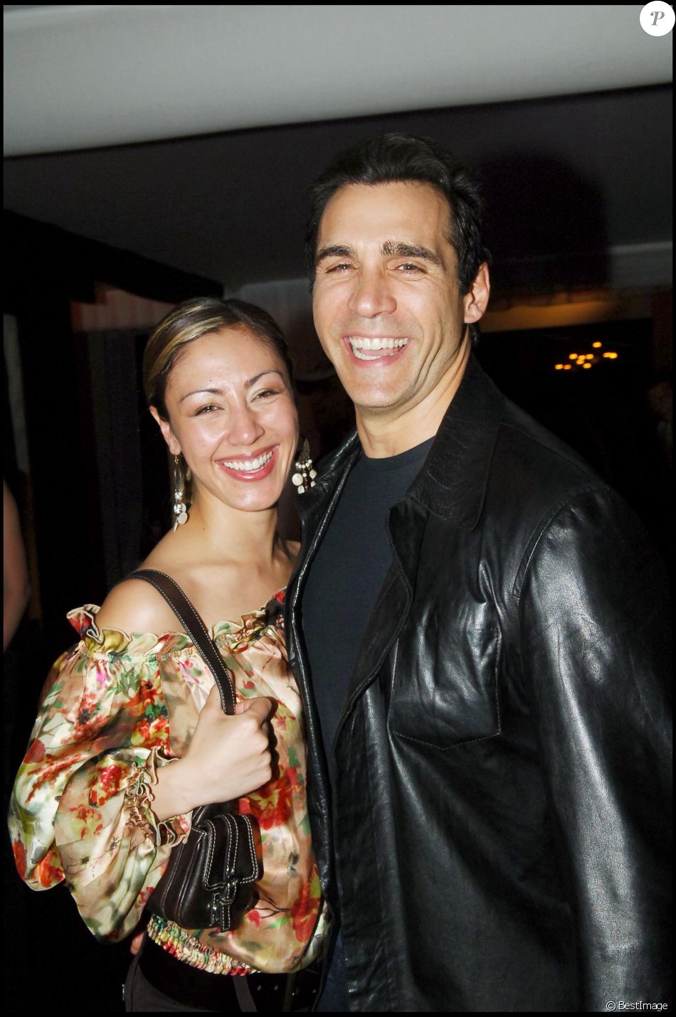  Adrian Paul et sa femme - Soirée au VIP Room de Cannes en marge du 58e Festival de Cannes. Le 16 mai 2005. 