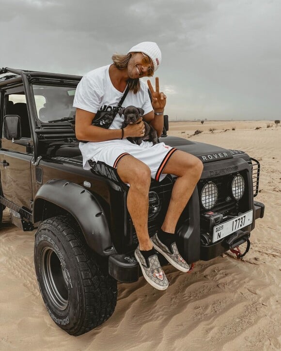 Dylan de "Koh-Lanta" dans le désert de Dubaï, le 28 avril 2020