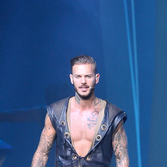 Exclusif - Matt Pokora (M. Pokora) - Dernière représentation de la comédie musicale "Robin Des Bois" au Zénith d'Orléans. Le 29 juin 2014. Après 90 dates au Palais des Congrès de Paris depuis le 26 sept 2013, la tournée a débuté le 22 janvier 2014 dans les Zéniths de France et s'est terminée le 29 juin à 0rléans = Au total 206 représentations. Le spectacle est un SUCCES SANS PRECEDENT avec à ce jour 800.000 spectateurs (300.000 à Paris et 500.000 en province). L'album du spectacle musical est réédité depuis le 03 mars 2014. Le CD "Robin des bois, Ne renoncez jamais" a été 10ème des ventes d'albums France en 2013 et Triple platine.