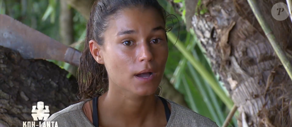 Inès fond en larmes en évoquant ses parents dans "Koh-Lanta 2020", le 29 mai 2020 sur TF1.