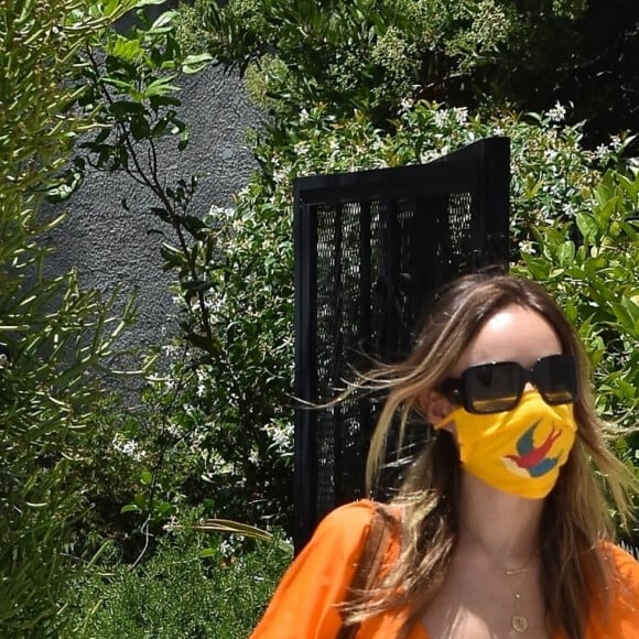 Exclusif - Olivia Wilde dépose sa fille Daisy chez une amie pour une fête d'anniversaire. Los Angeles, le 31 mai 2020.