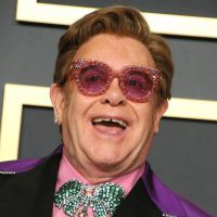 Elton John : Ruiné par le coronavirus, il vire les membres de son groupe !
