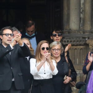 Nicolas Bedos, Joëlle Bercot (femme de Guy Bedos), Victoria Bedos, Doria Tillier - Sorties - Hommage à Guy Bedos en l'église de Saint-Germain-des-Prés à Paris le 4 juin 2020.