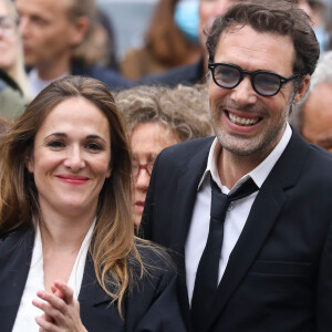 Victoria Bedos, Nicolas Bedos - Sorties - Hommage à Guy Bedos en l'église de Saint-Germain-des-Prés à Paris le 4 juin 2020.