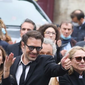 Victoria Bedos, Nicolas Bedos, Joëlle Bercot, Muriel Robin et sa compagne Anne Le Nen, Doria Tillier - Sorties - Hommage à Guy Bedos en l'église de Saint-Germain-des-Prés à Paris le 4 juin 2020.