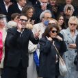 Nicolas Bedos, Victoria Bedos, Muriel Robin, Macha Méril ( avec une visière) - Sorties - Hommage à Guy Bedos en l'église de Saint-Germain-des-Prés à Paris le 4 juin 2020.